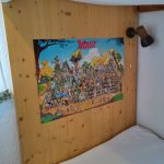 Asterix-Poster im Stockbett